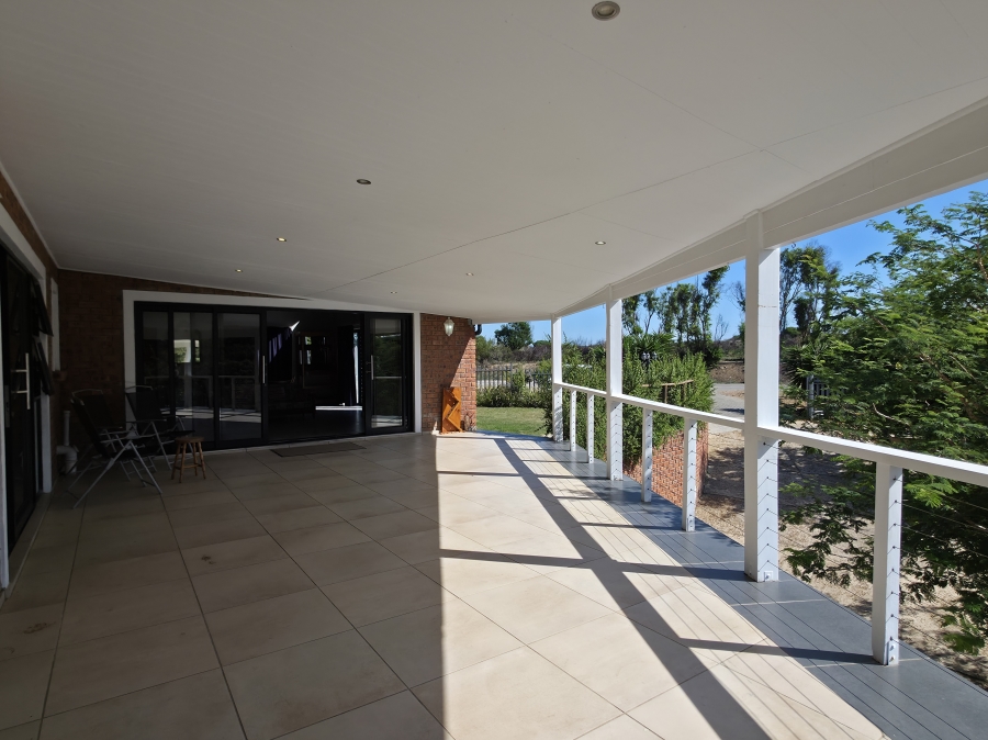 5 Bedroom Property for Sale in Noorsekloof Eastern Cape